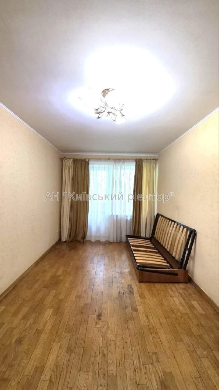 Без %. Продаж 3-к квартири Голосіївський проспект, 126. метр
