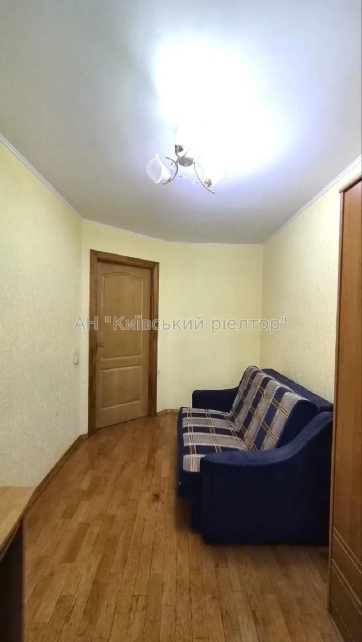 Без %. Продаж 3-к квартири Голосіївський проспект, 126. метр