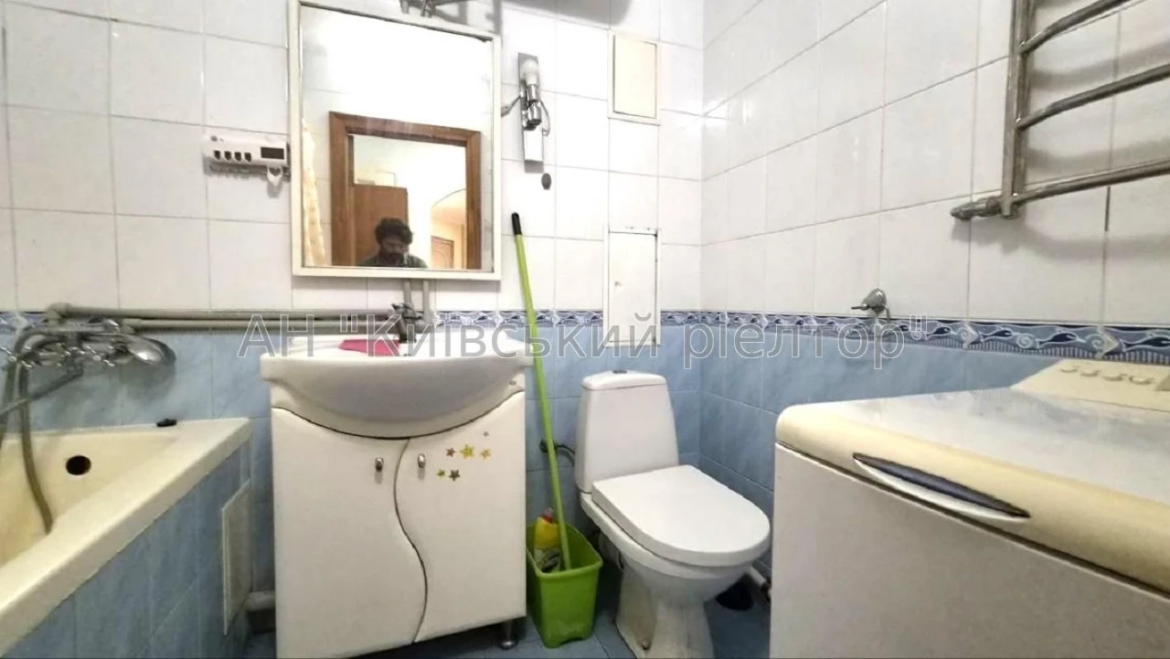 Без %. Продаж 3-к квартири Голосіївський проспект, 126. метр