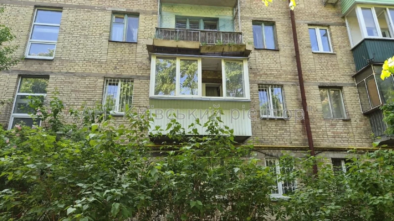 Без %. Продаж 3-к квартири Голосіївський проспект, 126. метр