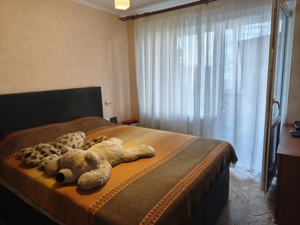Метро Дарниця 5хв. Дарницький бульвар 4.Трикімнатна  квартир