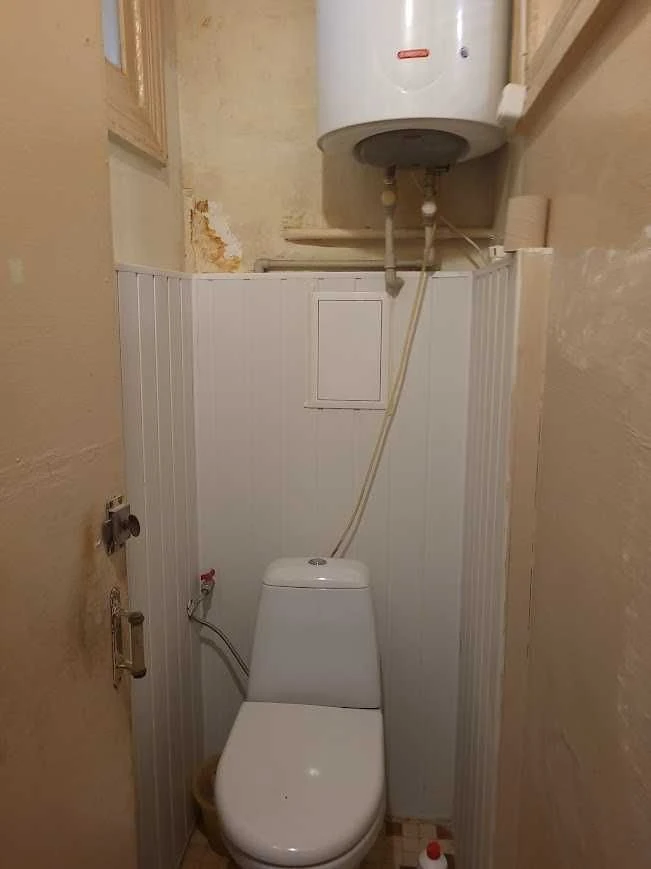 Київ продам 2 кім.квартиру вул.Ольжича 12.