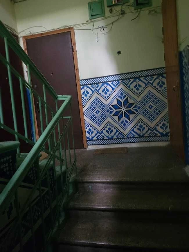 Київ продам 2 кім.квартиру вул.Ольжича 12.