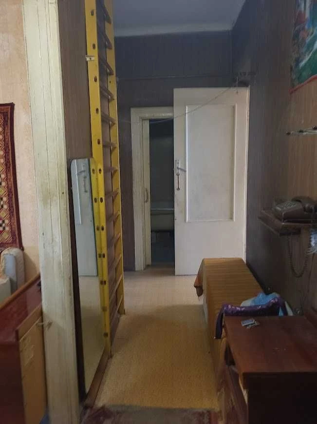 Київ продам 2 кім.квартиру вул.Ольжича 12.