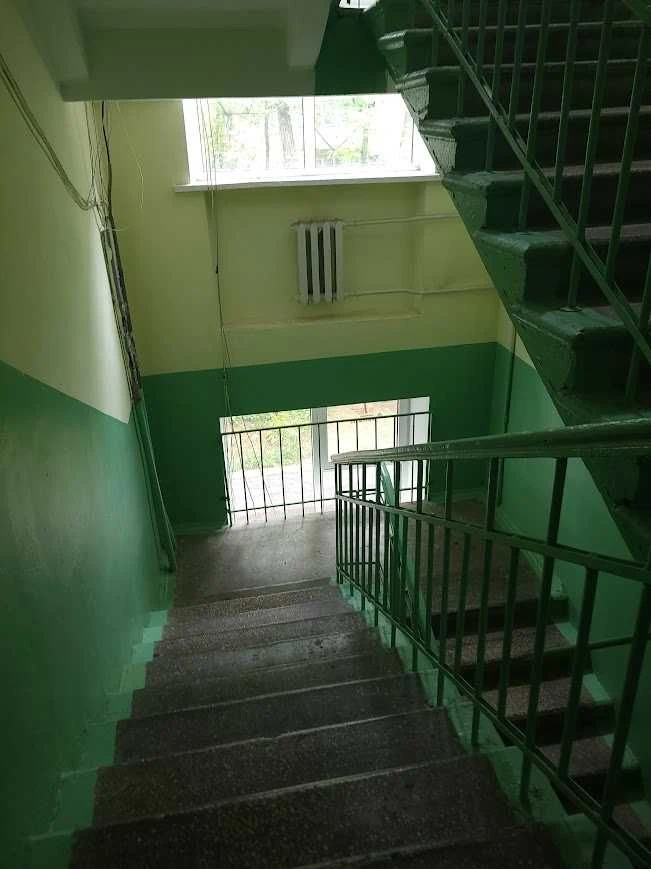 Київ продам 2 кім.квартиру вул.Ольжича 12.