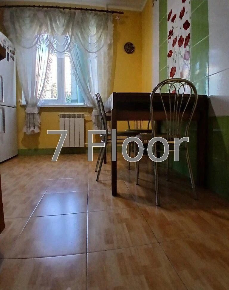 3 кімнатна квартира вулиця Макіївська метро Мінська трц Кара
