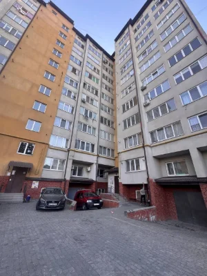 For Sale: Large 3-bedroom apartment with renovation in an older new building