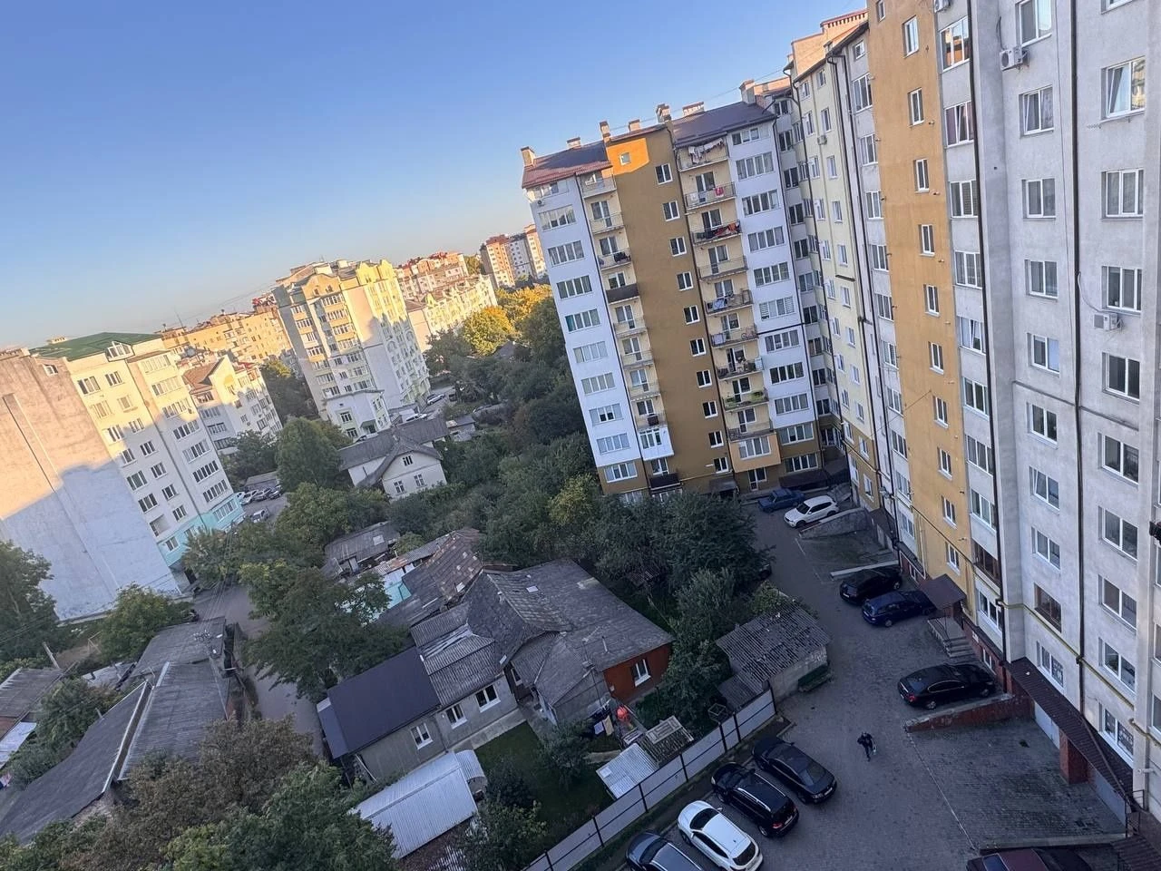 For Sale: Large 3-bedroom apartment with renovation in an older new building