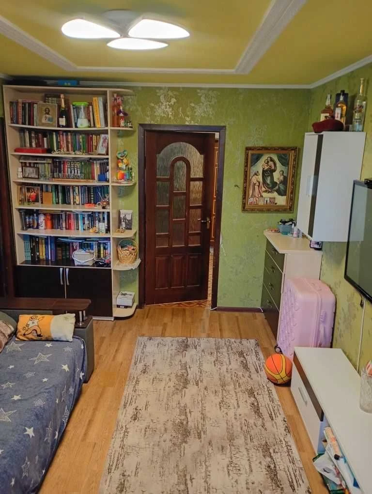 3-кімнатний Мотель, 52 кв. м., косметичний ремонт