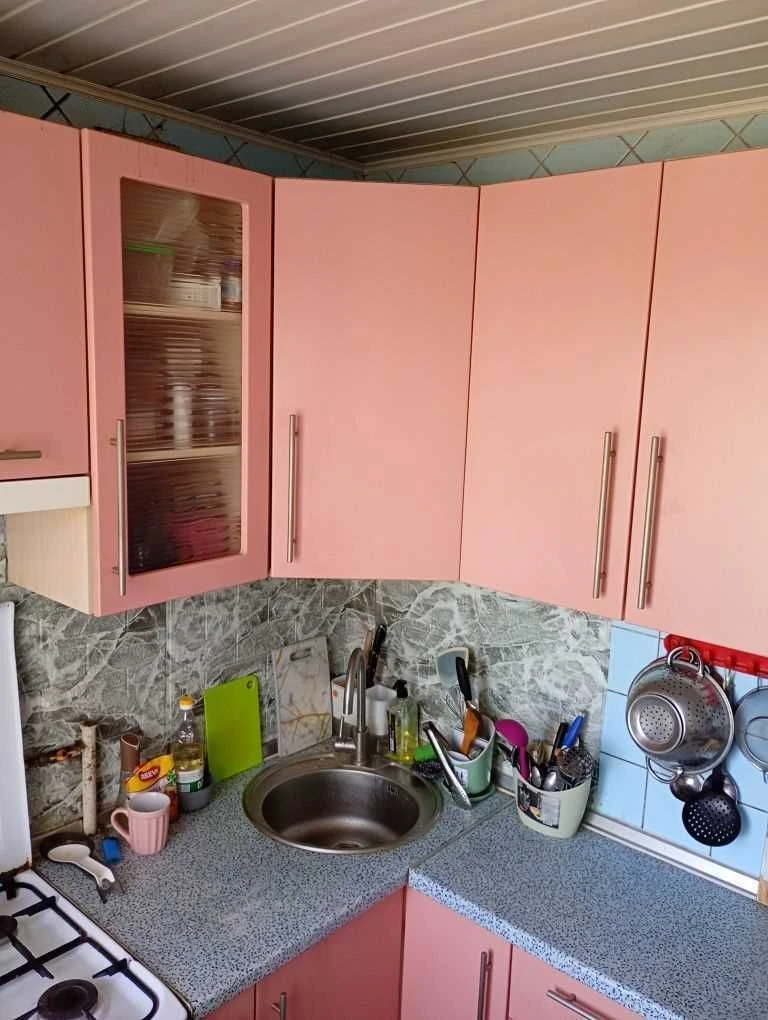 3-кімнатний Мотель, 52 кв. м., косметичний ремонт