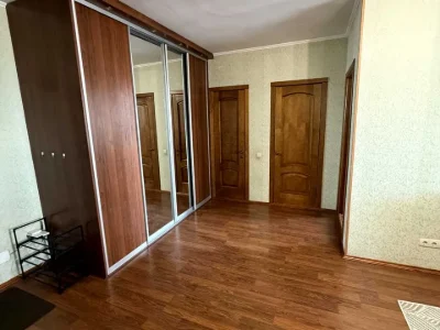 Квартира. Киев, улица Олега Мудряка