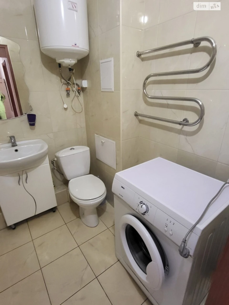 Long-Term Rental Apartment, Poznaki