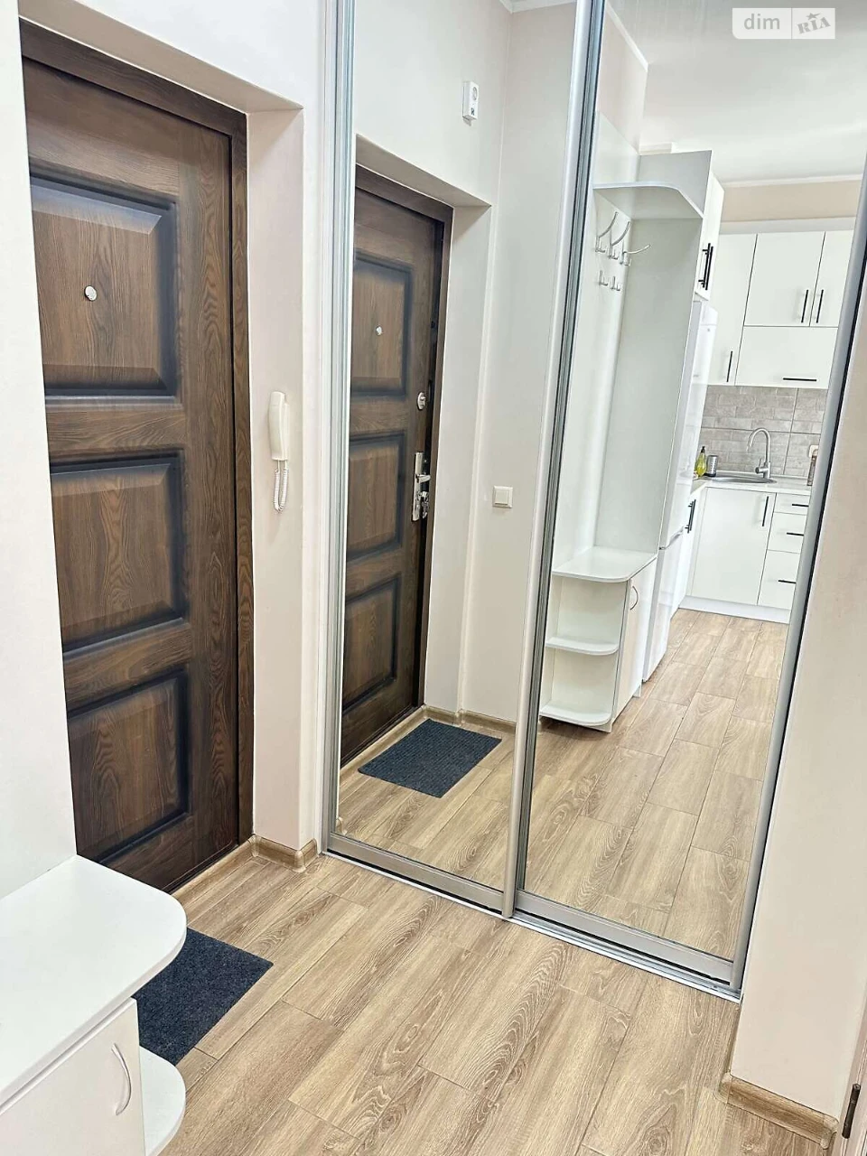 Long-Term Rental Apartment, Social District