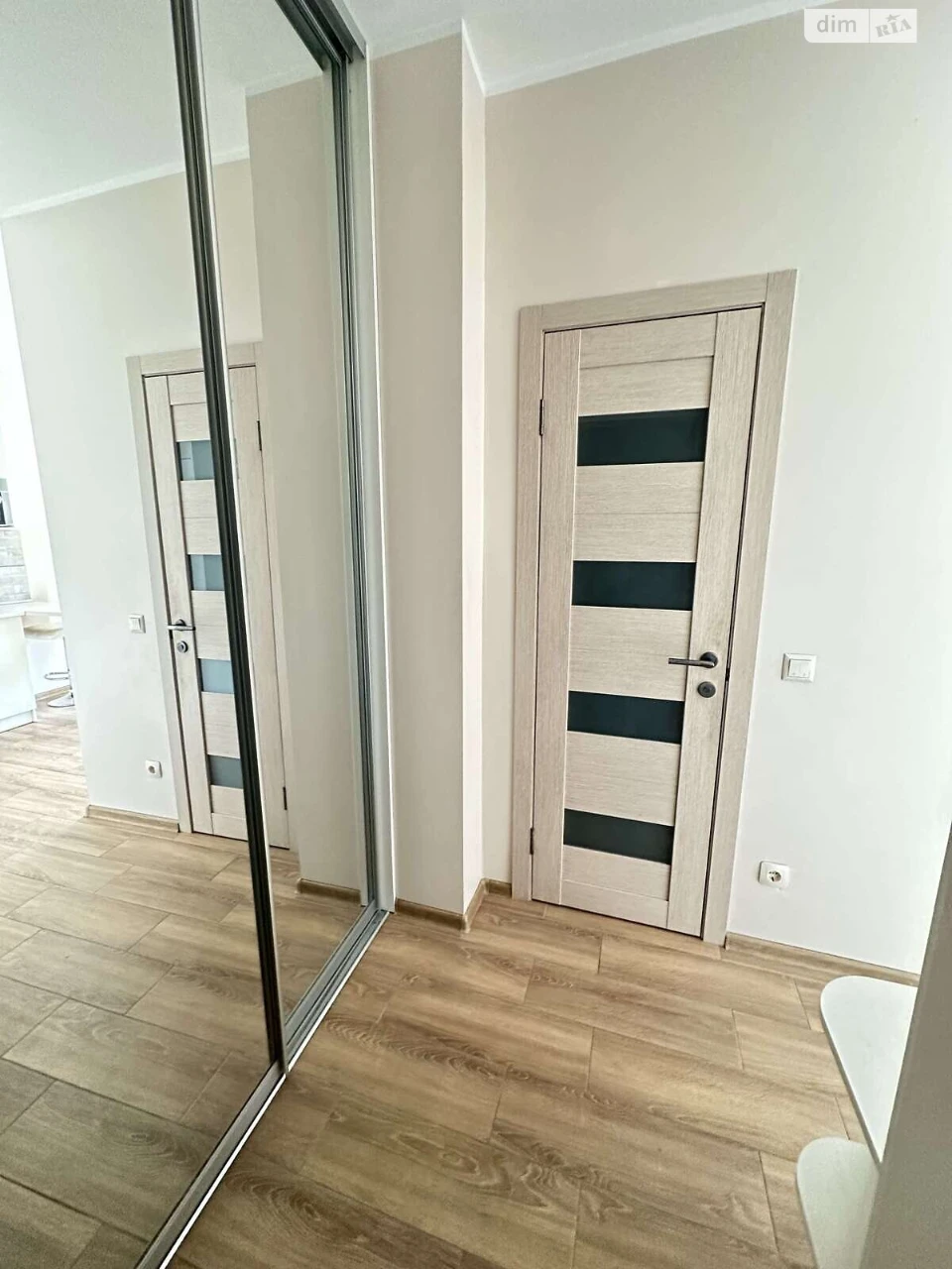 Long-Term Rental Apartment, Social District