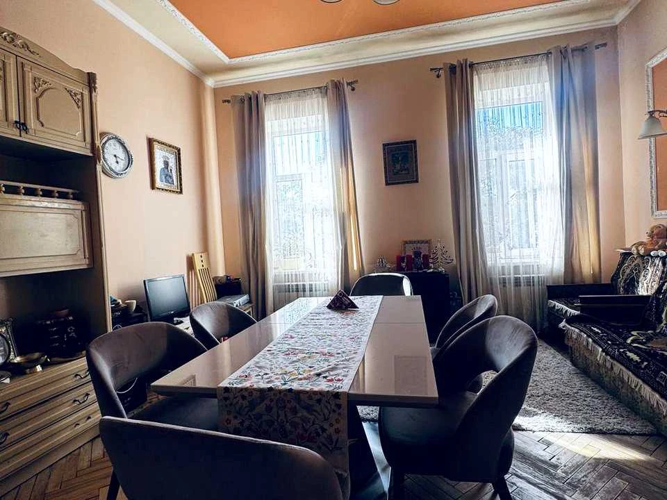 Квартира. Львів, вулиця Василя Стефаника