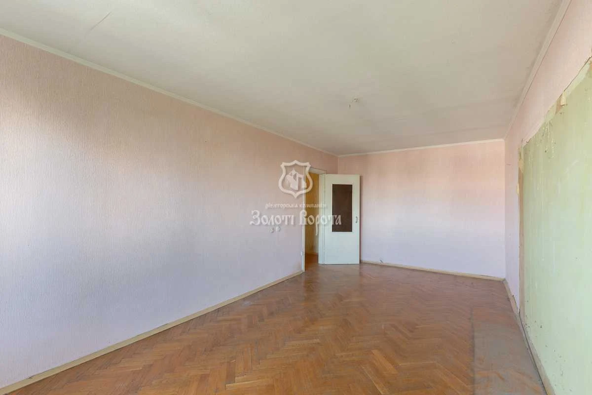 Продається чотирикімнатна квартира (95 м²) в Киеве, Днепровский
