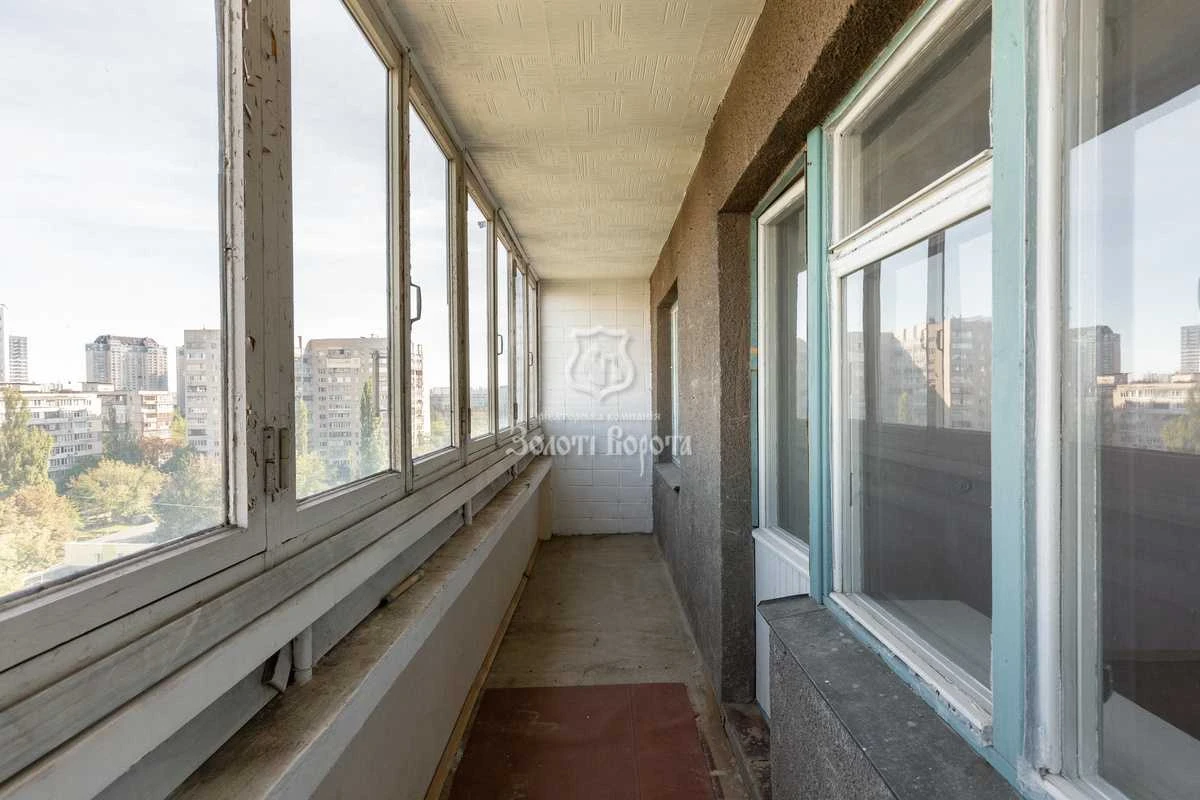 Продається чотирикімнатна квартира (95 м²) в Киеве, Днепровский