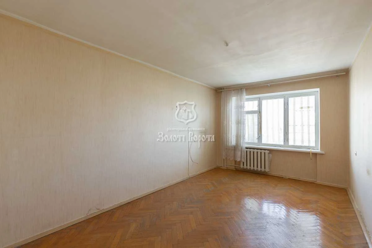 Продається чотирикімнатна квартира (95 м²) в Киеве, Днепровский