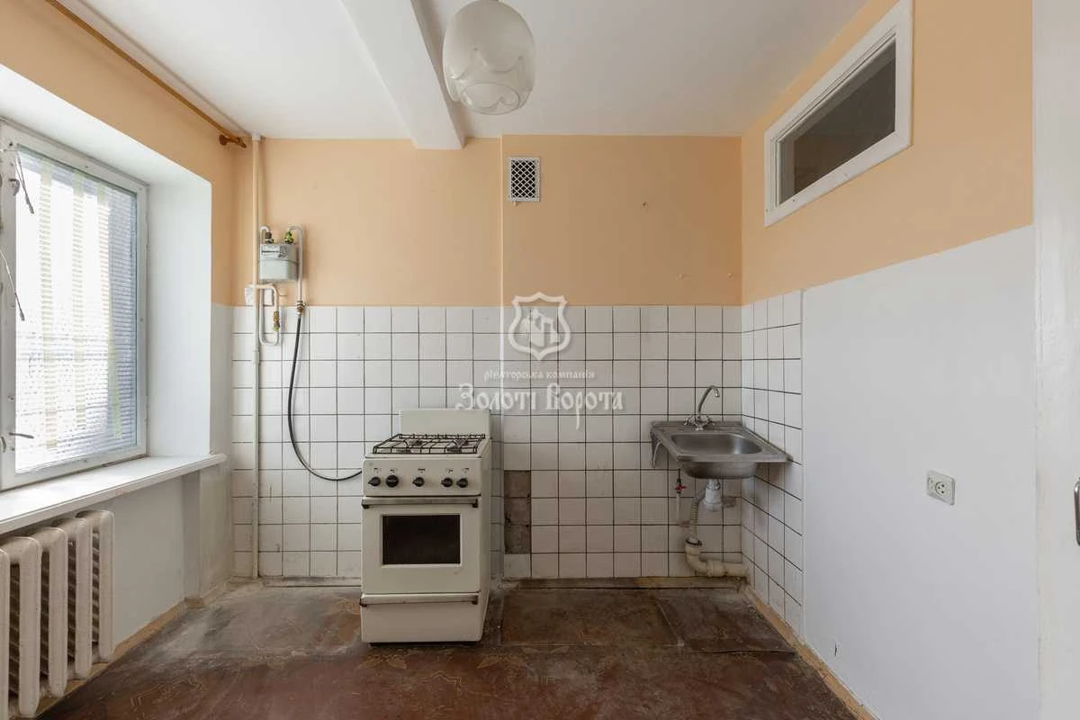 Продається чотирикімнатна квартира (95 м²) в Киеве, Днепровский
