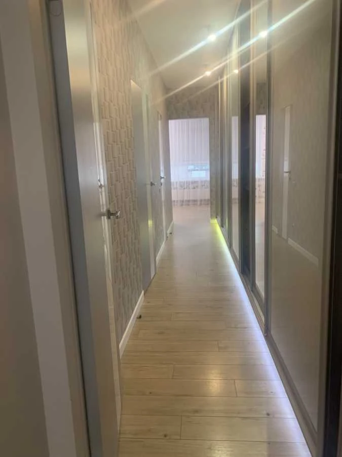 Продам трикімнатну квартиру (90 м²) у Києві, Подільський рай