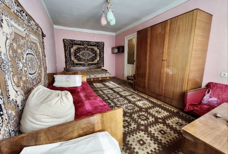 Продається 1-кімнатна квартира, 5/5, 32,5 м2, вул. Джохара Дудаєва 9, Караває