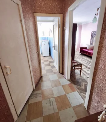 Продається 1-к, 5/5, 32,5 м2, Вул Джохара Дудаєва 9, Караває