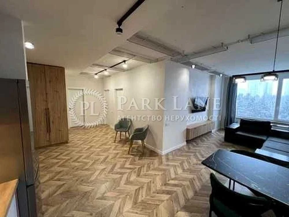 Spacious 3-bedroom apartment in New Autograph. Prince Roman Mstislav