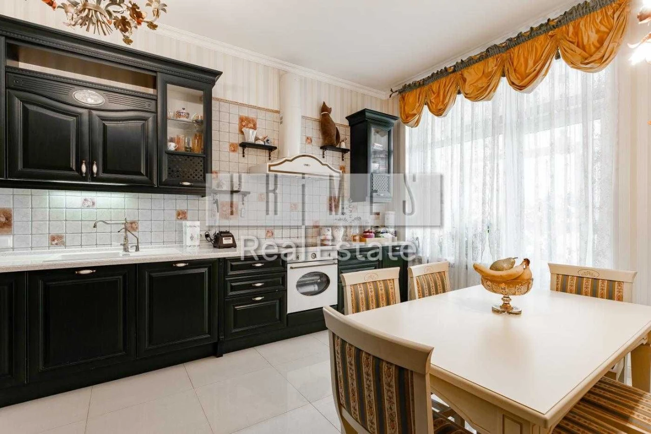 Продаж 3-кімнатної квартири 117м² в ЖК «Новопечерские Липки», вул. Анд
