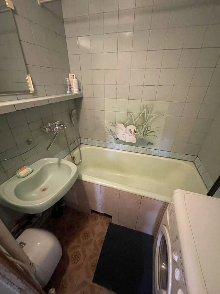 Sale of 2-room apartment at Zakrevskogo 85