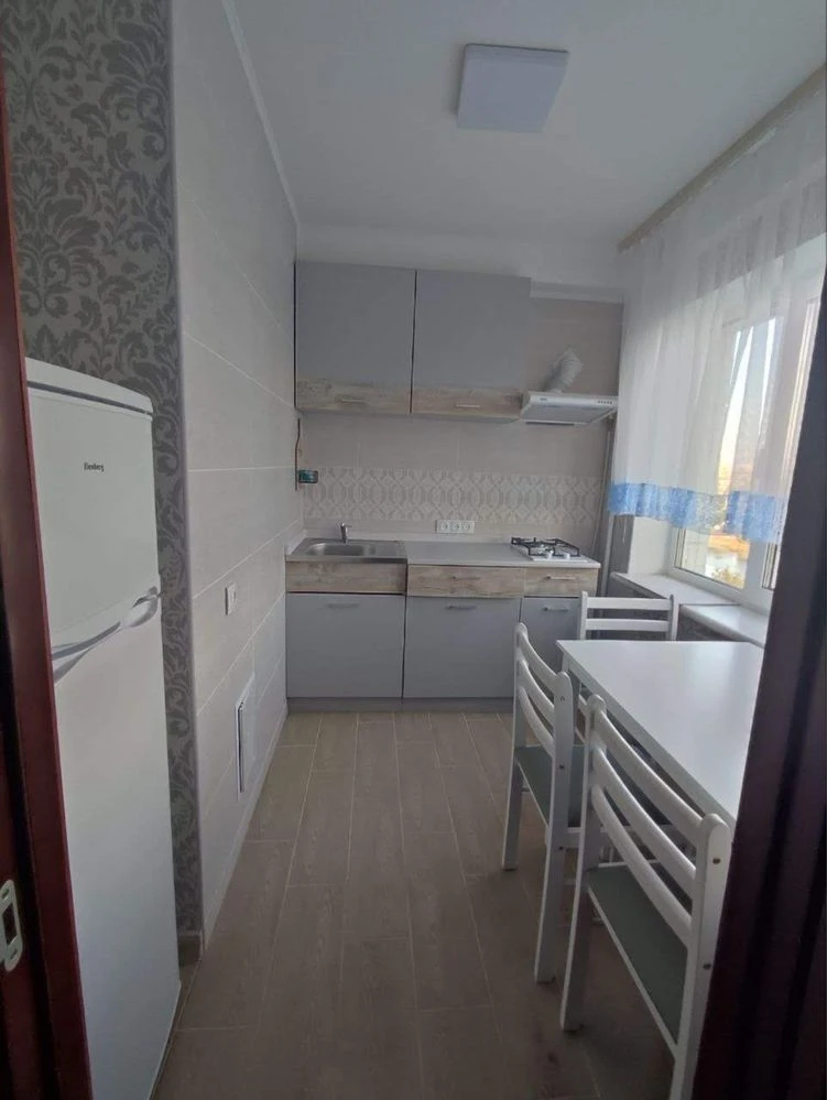 Продаж 1 квартири. Дніпровський район Ентузіастів  вул.3