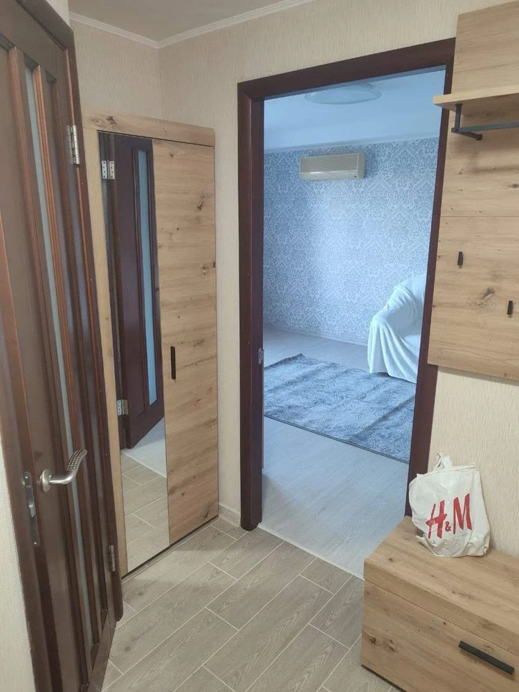 Продаж 1 квартири. Дніпровський район Ентузіастів  вул.3