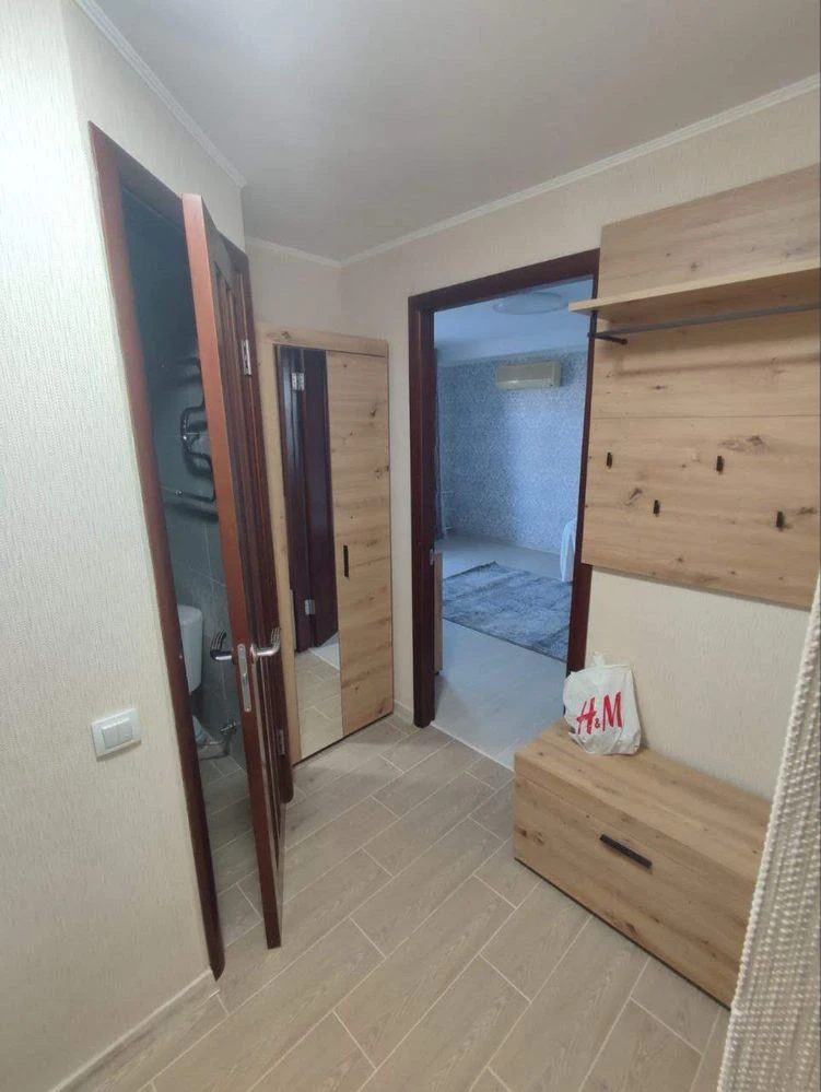 Продаж 1 квартири. Дніпровський район Ентузіастів  вул.3