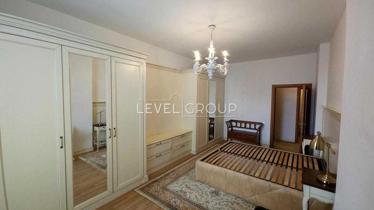 Apartment in Oasis Complex, Obolon, 3 rooms, 104 m² at V. Ivasyuk, 6a, floor 1 / Obolon