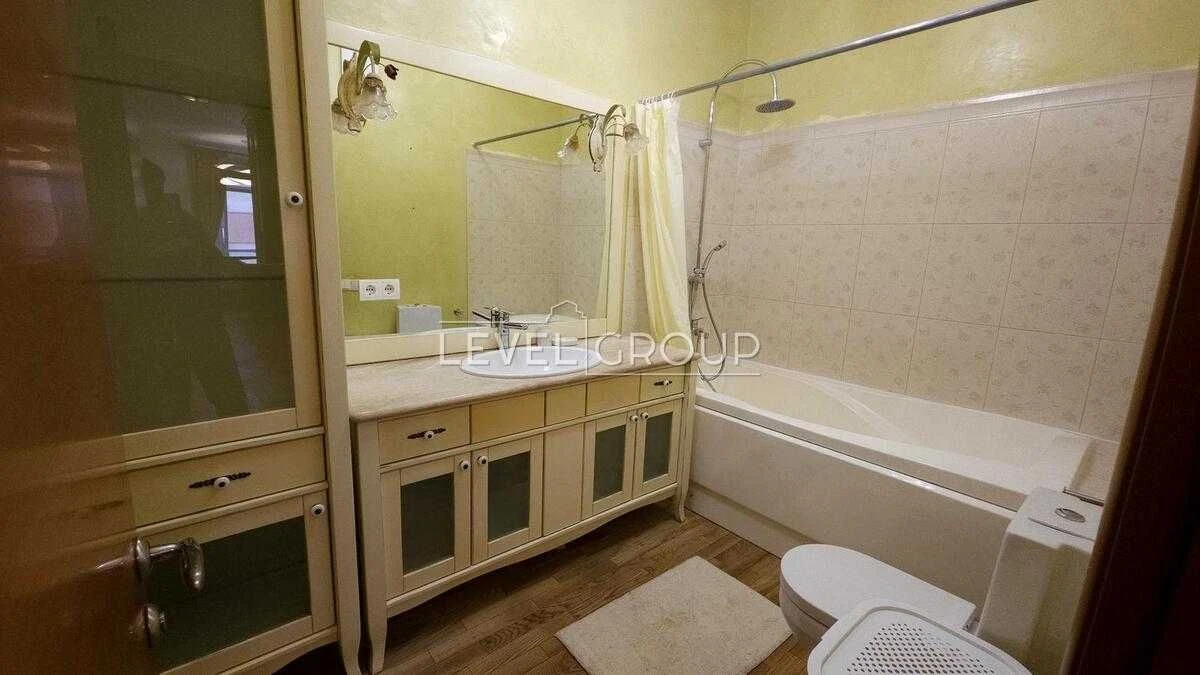 Apartment in Oasis Complex, Obolon, 3 rooms, 104 m² at V. Ivasyuk, 6a, floor 1 / Obolon