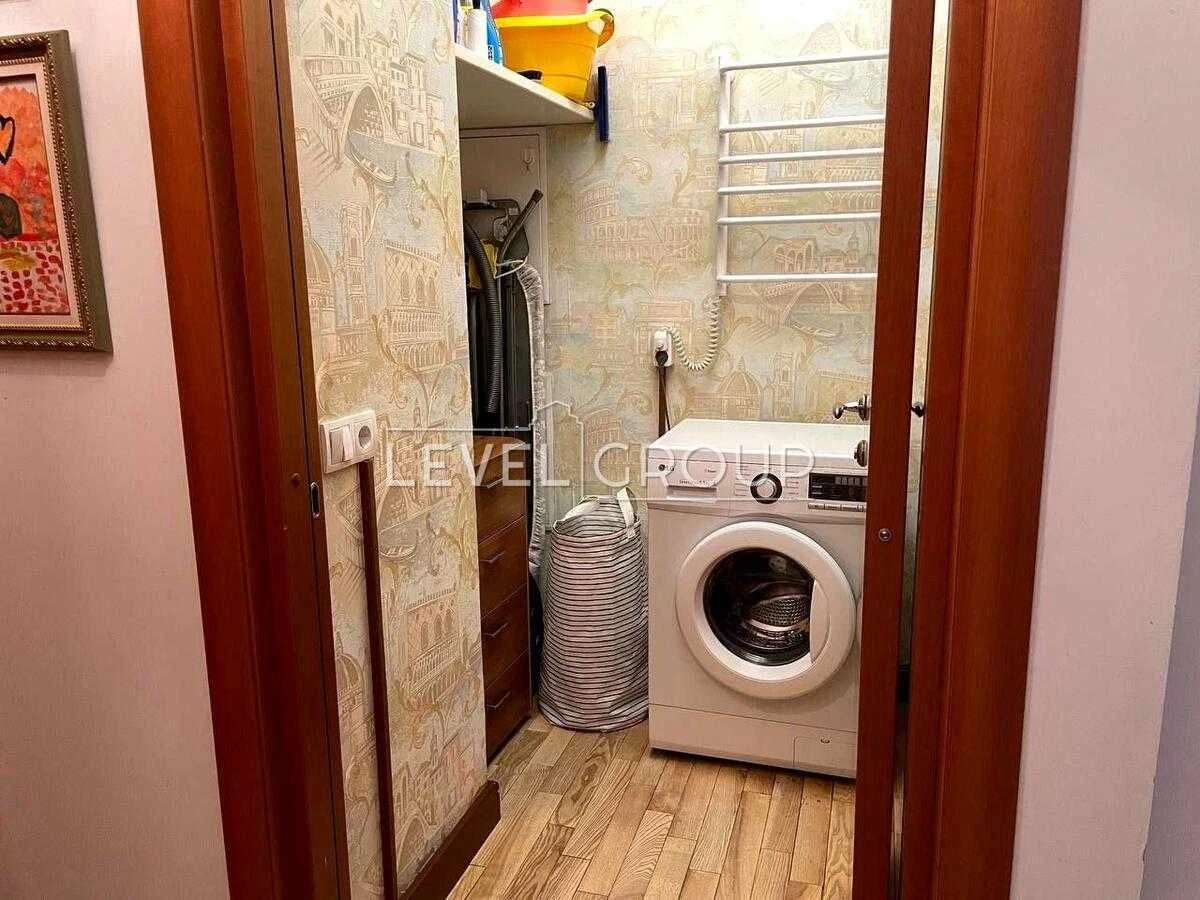 Apartment in Oasis Complex, Obolon, 3 rooms, 104 m² at V. Ivasyuk, 6a, floor 1 / Obolon