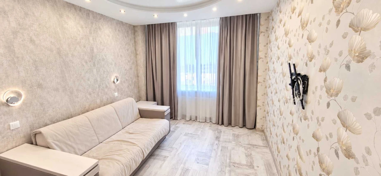 Bright 3-bedroom apartment on Regenerator Street, 4, Komfort Town residential complex