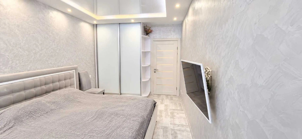 Bright 3-bedroom apartment on Regenerator Street, 4, Komfort Town residential complex