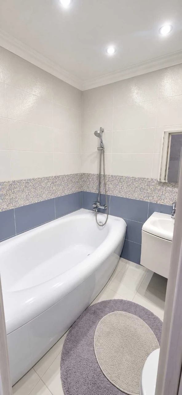 Bright 3-bedroom apartment on Regenerator Street, 4, Komfort Town residential complex