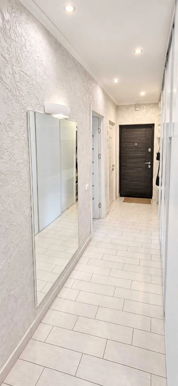 Bright 3-bedroom apartment on Regenerator Street, 4, Komfort Town residential complex