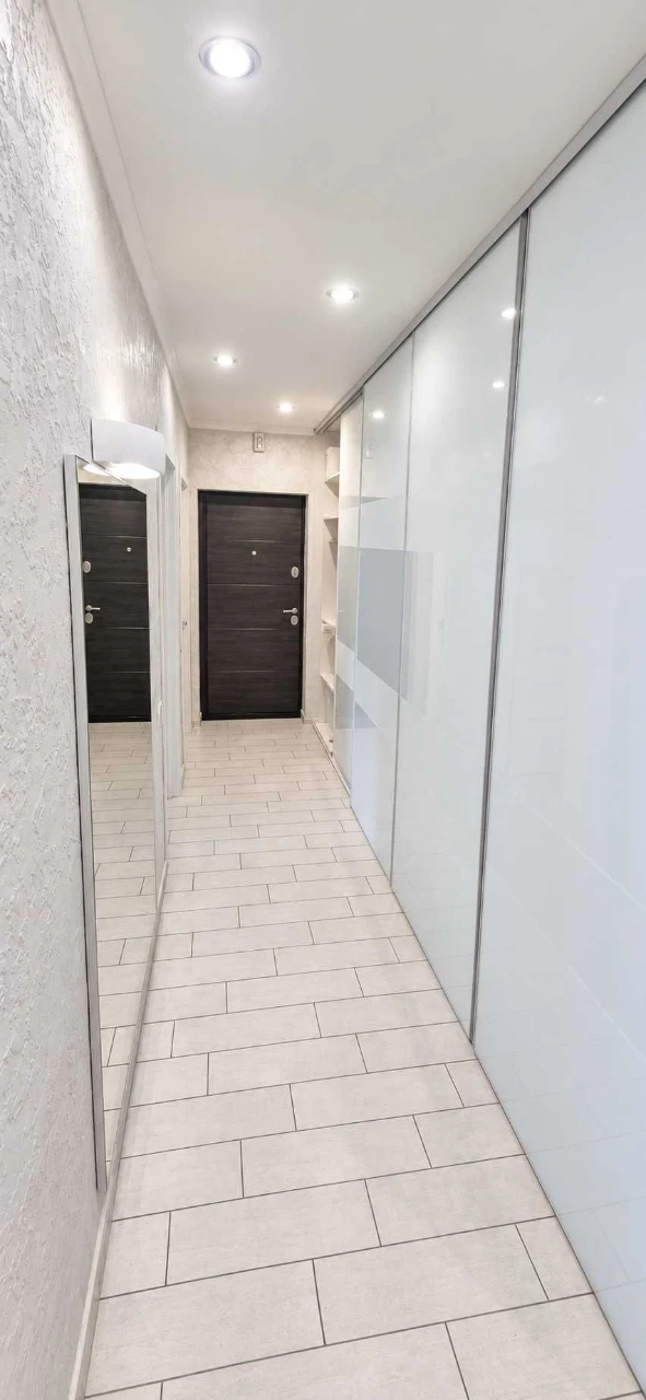 Bright 3-bedroom apartment on Regenerator Street, 4, Komfort Town residential complex