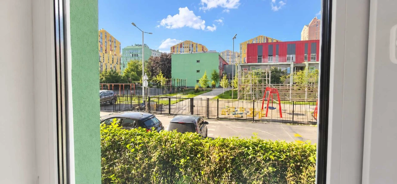 Bright 3-bedroom apartment on Regenerator Street, 4, Komfort Town residential complex