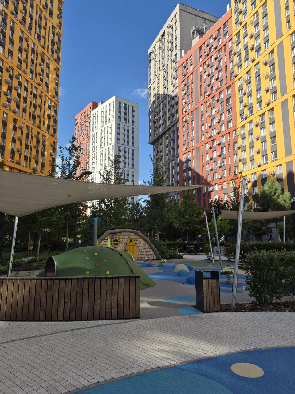 Sale of 1-room apartment in Svitlo Park residential complex, Holosiiv district.