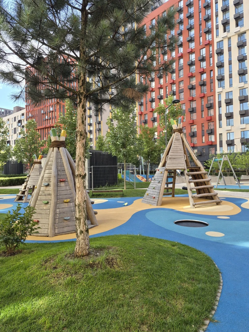 Sale of 1-room apartment in Svitlo Park residential complex, Holosiiv district.