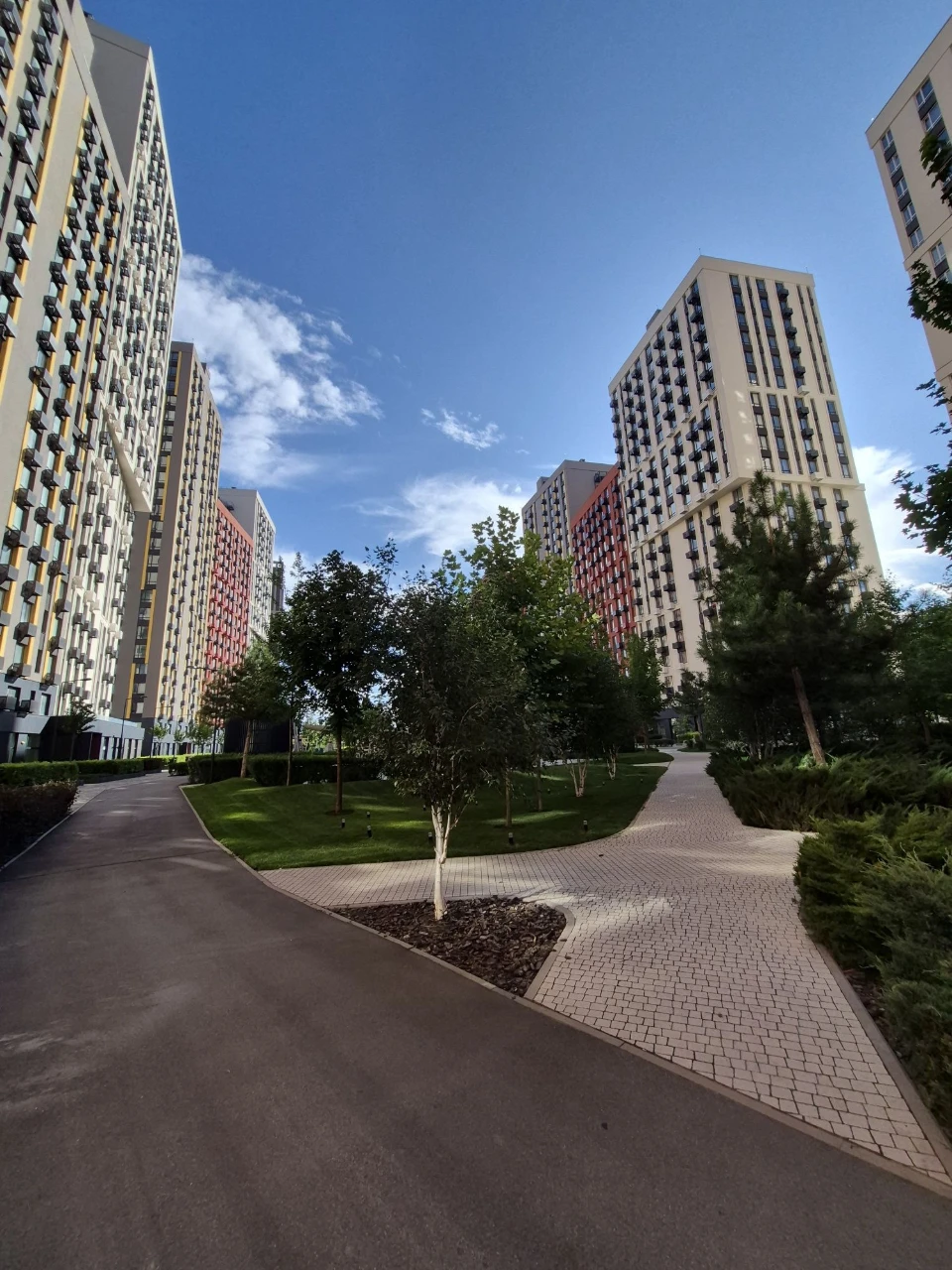 Sale of 1-room apartment in Svitlo Park residential complex, Holosiiv district.