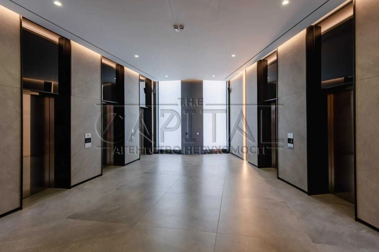 Sale of a panoramic 3-bedroom apartment (74.3 sq m) in a business class residential complex