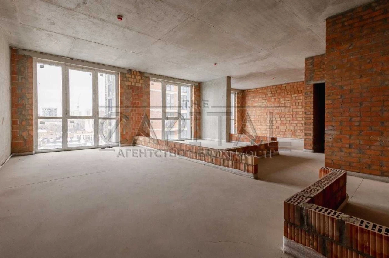 Sale of a panoramic 3-bedroom apartment (74.3 sq m) in a business class residential complex