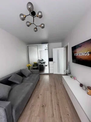 Yerеvanskaya 31, 1-bedroom apartment, Solomyanka, Chokolivskyi, Air