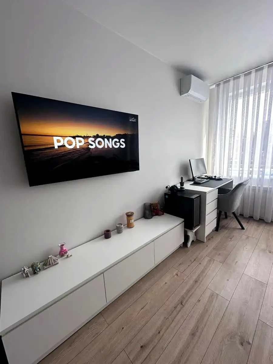 Yerеvanskaya 31, 1-bedroom apartment, Solomyanka, Chokolivskyi, Air