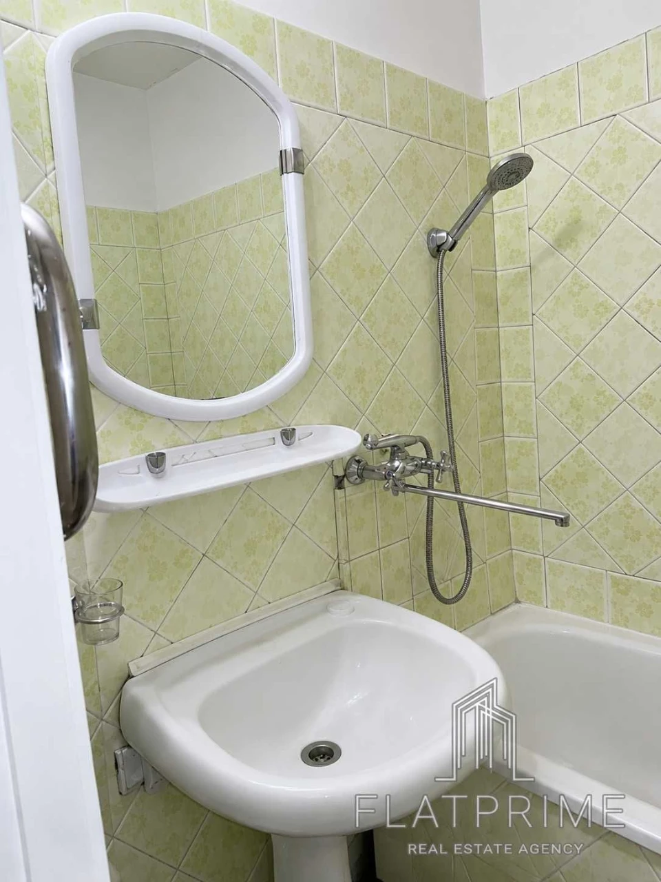 2-bedroom apartment near METRO TEREMKI 5 minutes walk Теремківська street