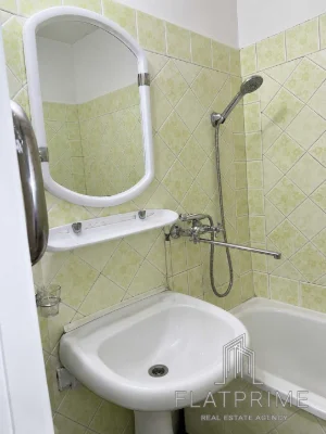 2-bedroom apartment near METRO TEREMKI 5 minutes walk Теремківська street
